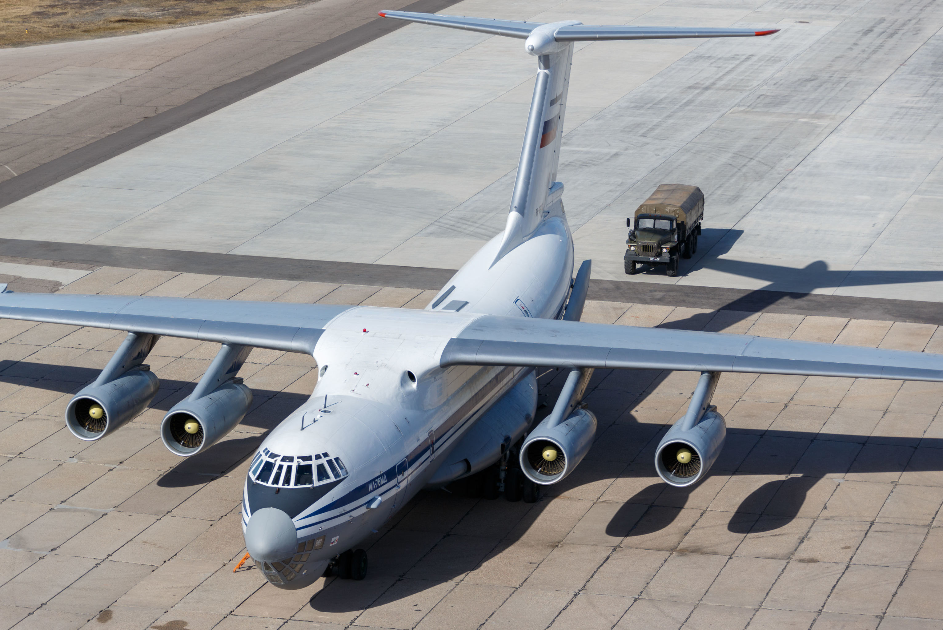 Военно-транспортный самолет ВКС России Ил-76 МД с медицинским оборудованием, предназначенным для отправки в Италию для борьбы с вирусом COVID-19