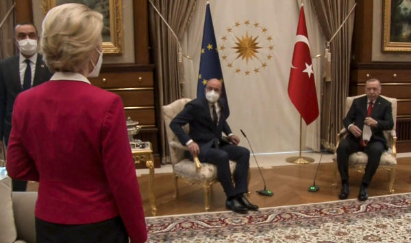 Президент Турции Реджеп Тайип Эрдоган на встрече с главой Евросовета Шарлем Мишелем и президентом Еврокомиссии Урсулой фон дер Ляйен, 6 апреля 2021