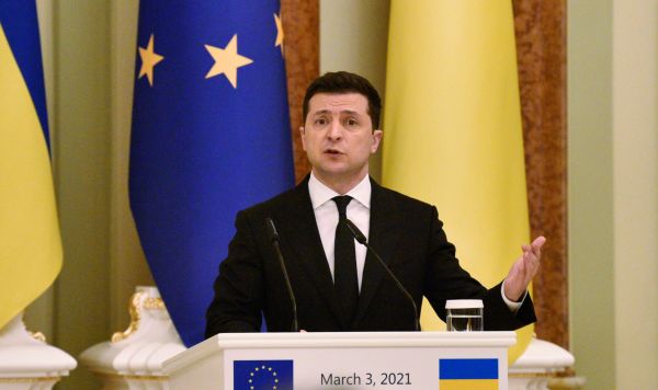 Президент Украины Владимир Зеленский во время встречи с президентом Европейского союза Шарлем Мишелем в Киеве