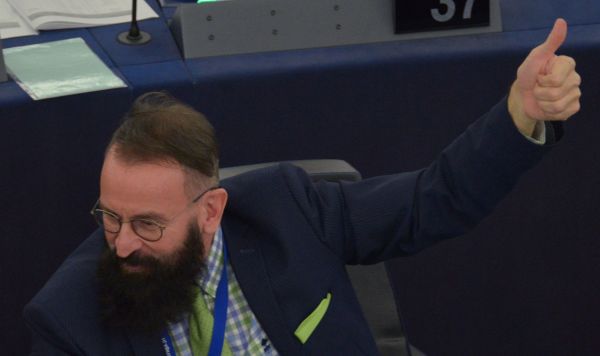 Депутат Европарламента от Венгрии Йожеф Сайер на пленарной сессии Европейского парламента в Страсбурге