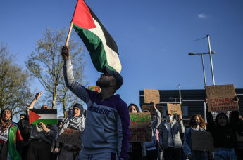 Акция в поддержку Палестины у центра "Ahoy Rotterdam"