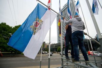 По решению мэра Риги Мартиньша Стакиса все флаги Международной федерации хоккея заменены на флаги города Риги