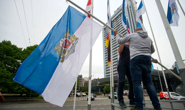 По решению мэра Риги Мартиньша Стакиса все флаги Международной федерации хоккея заменены на флаги города Риги