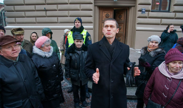 Юрис Юрашс на пикете Новой консервативной партии "За правовую Латвию!" у здания Сейма, 31 января 2019