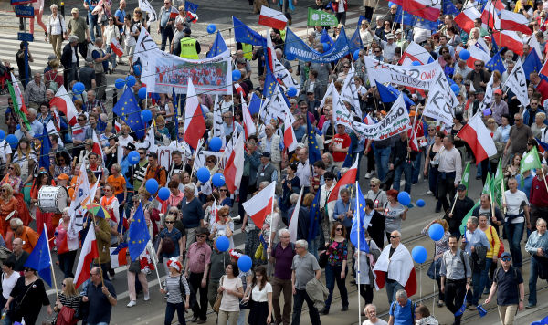 Митинг, организованный партией "Гражданская платформа", в Варшаве, 6 мая 2017