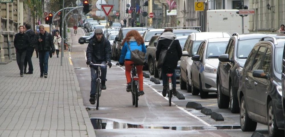 Велосипедная дорожка в Риге.