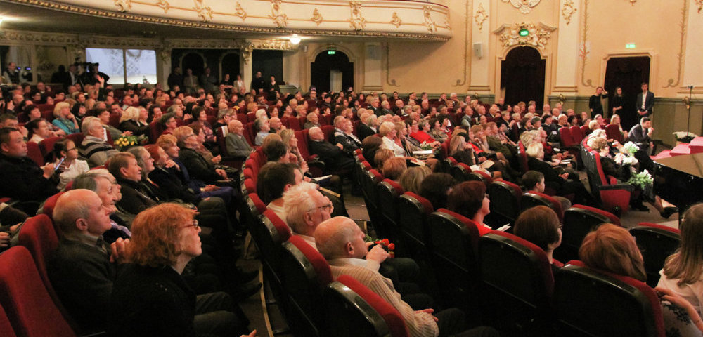 Юбилей 22-й Рижской средней школы отмечали в кинотеатре „Splendid Palace”.