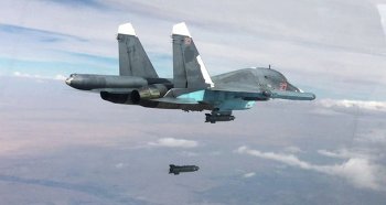 СУ-34 выполняет боевое задание.