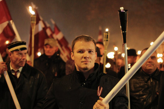 Факельное шествие в Риге в День провозглашения Латвийской Республики.