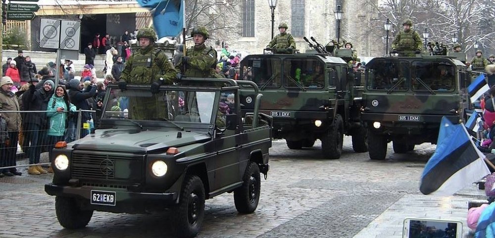 Парад по случаю Дня независимости Эстонии 24 февраля 2016 года.