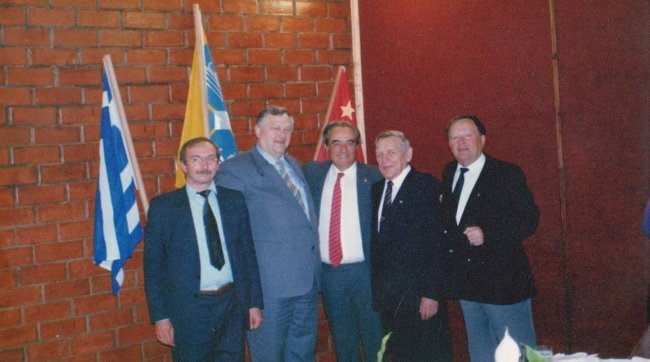 Начало 1980-х. Юрис Димитрис (второй слева) принимает в Риге греческих и ливанских миллионеров-судовладельцев.  