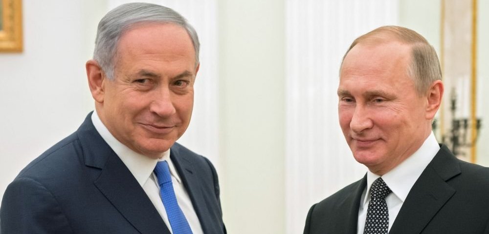 Президент России Владимир Путин и премьер-министр Израиля Беньямин Нетаньяху во время встречи в Кремле.