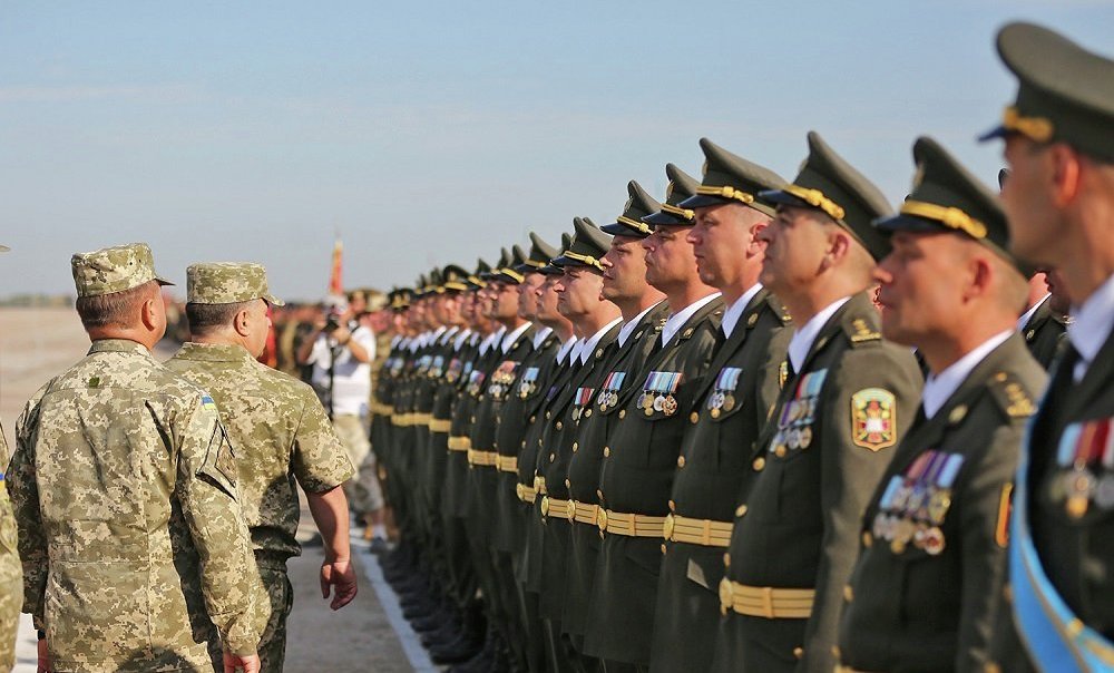 Армия Украины продемонстрировала новую парадную форму.  