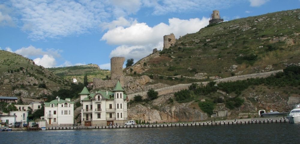 Генуэзская крепость в Балаклаве.