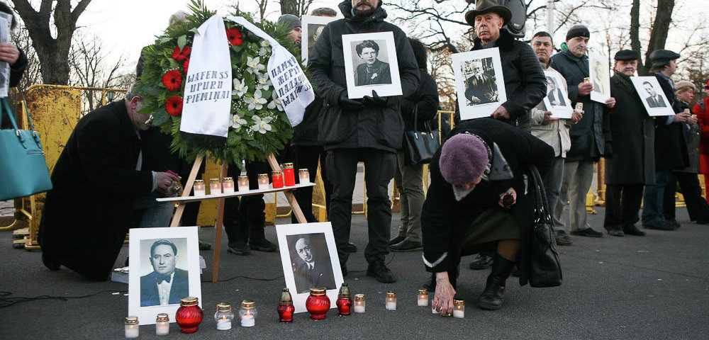 Пикет в память жертв латвийских гетто и концентрационных лагерей.
