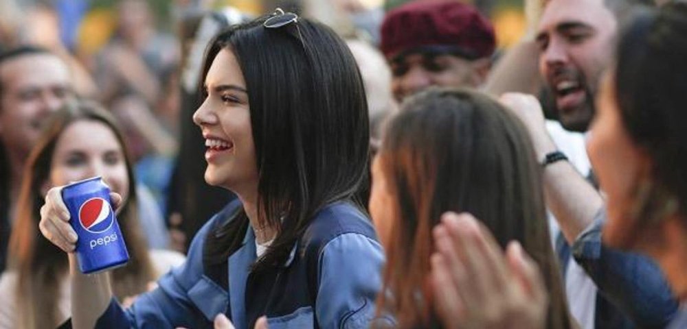 Кадр из рекламного клипа.