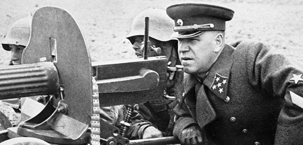 Маршал Советского Союза, четырежды Герой Советского Союза Георгий Константинович Жуков на полевых учениях. 1940 год.