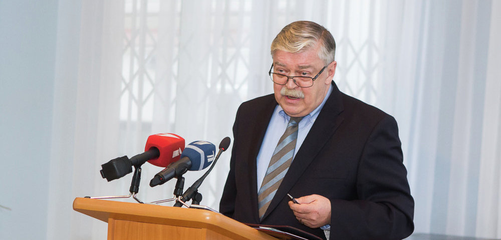 Посол России в Латвии Евгений Лукьянов.