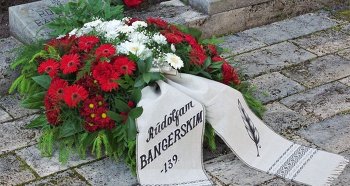 Мероприятие на Братском кладбище по случаю 139-летия группенфюрера СС Рудольфа Бангерского. Мероприятие на Братском кладбище по случаю 139-летия группенфюрера СС Рудольфа Бангерского.