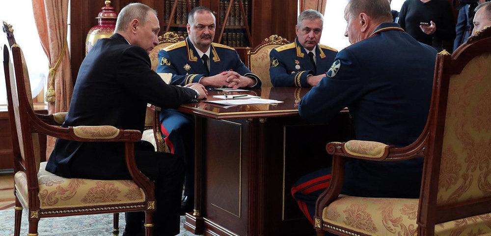Президент РФ Владимир Путин во время совещания с руководством Федеральной службы войск национальной гвардии РФ.