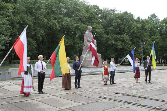"Огненный путь", организованный Нацобъединением в годовщину пакта Молотова-Риббентропа.