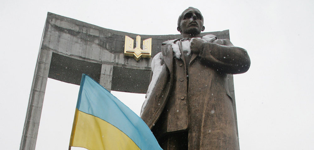 Памятник Степану Бандере.