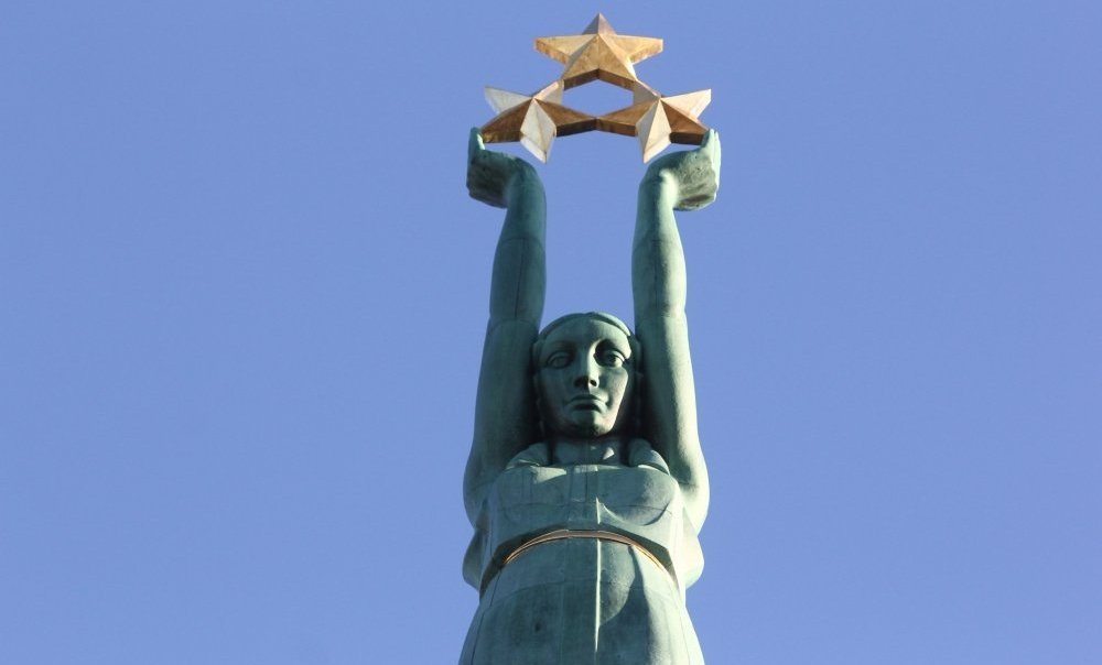 Торжественное открытие отреставрированного памятника Свободы.
