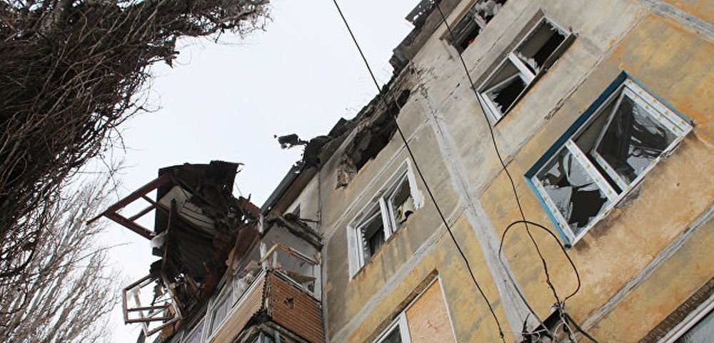 Разрушенные дома в Авдеевке.