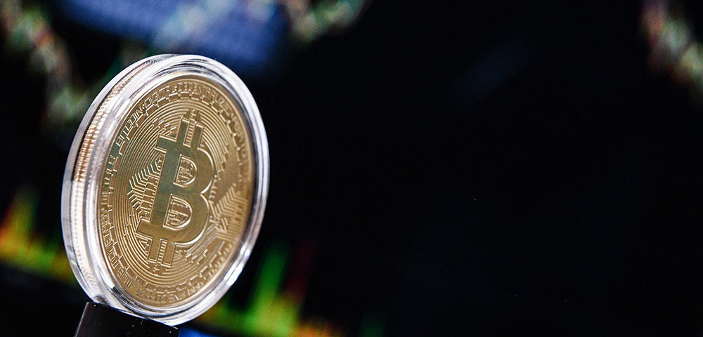 Сувенирная монета криптовалюты биткойн в MaRSe Bitcoin Center в Москве. Сувенирная монета криптовалюты биткойн в MaRSe Bitcoin Center в Москве.