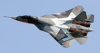 Российский многофункциональный истребитель пятого поколения Су-57 .