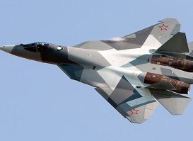 Российский многофункциональный истребитель пятого поколения Су-57 .