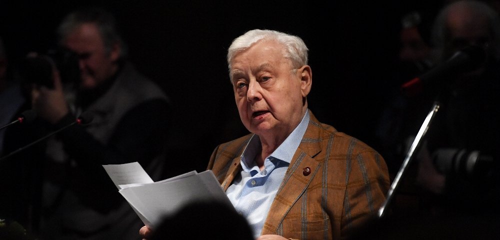 Художественный руководитель-директор Московского художественного театра имени А. П. Чехова Олег Табаков на сборе труппы перед началом нового сезона (август 2017 года).