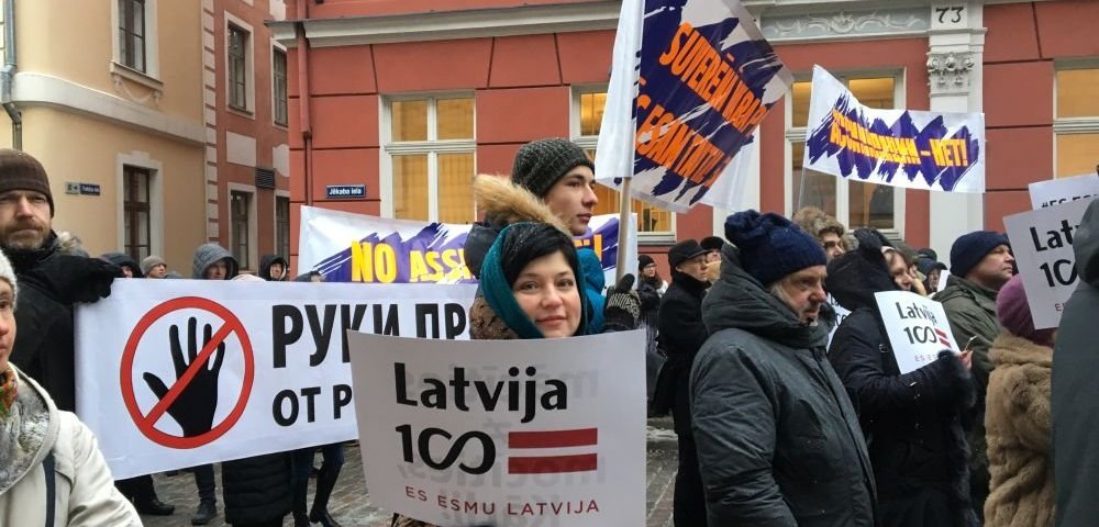 Шествие в защиту русского образования в Латвии.
