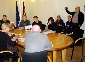 ЦИК отказался выносить на референдум законопроект "Закон об устройстве учебных заведений национальных меньшинств в Латвии".