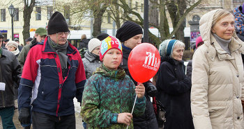 Акция протеста против перевода школ на латышский язык обучения.
