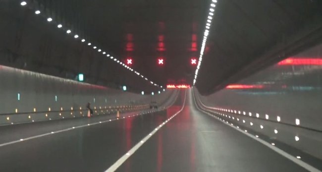 Подводный туннель - часть моста Гонконг-Чжухай-Макао.