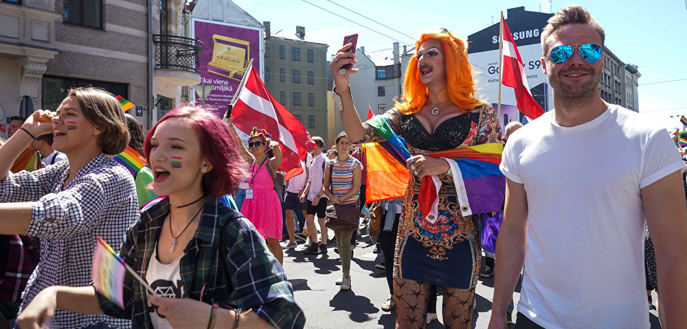 Участники гей-парада "Baltic Pride" 2018