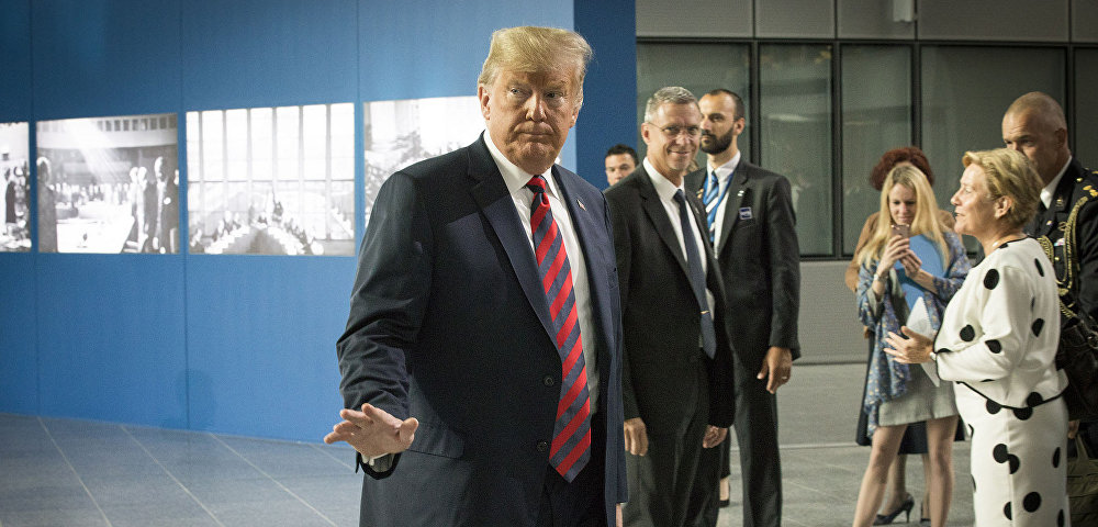 Президент США Дональд Трамп на саммите НАТО 11 и 12 июня 2018