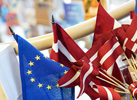 Флаги Латвии и ЕС