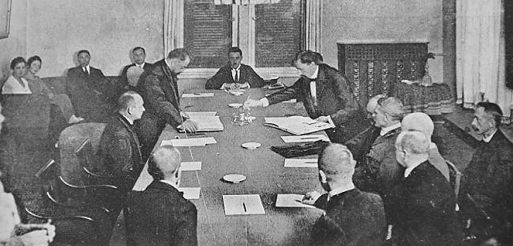 Подписание Рижского мирного договора между РСФСР и Латвией. Рига, 1920 год