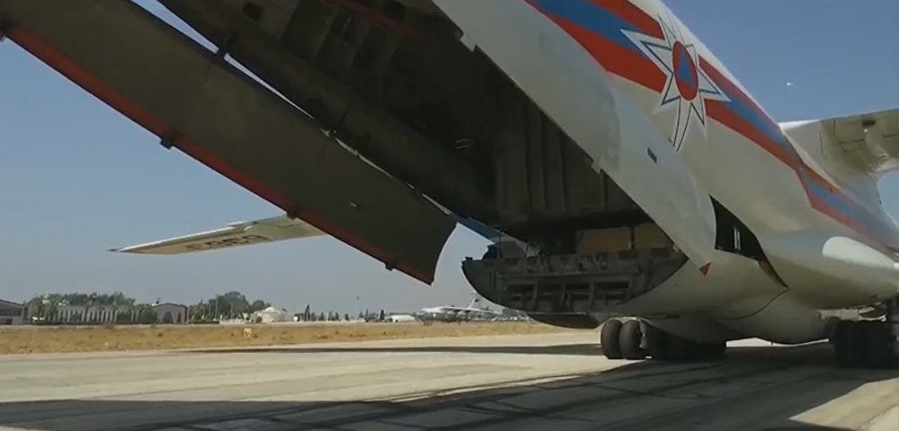 Самолет МЧС России доставил в Сирию 34 тонны гумпомощи
