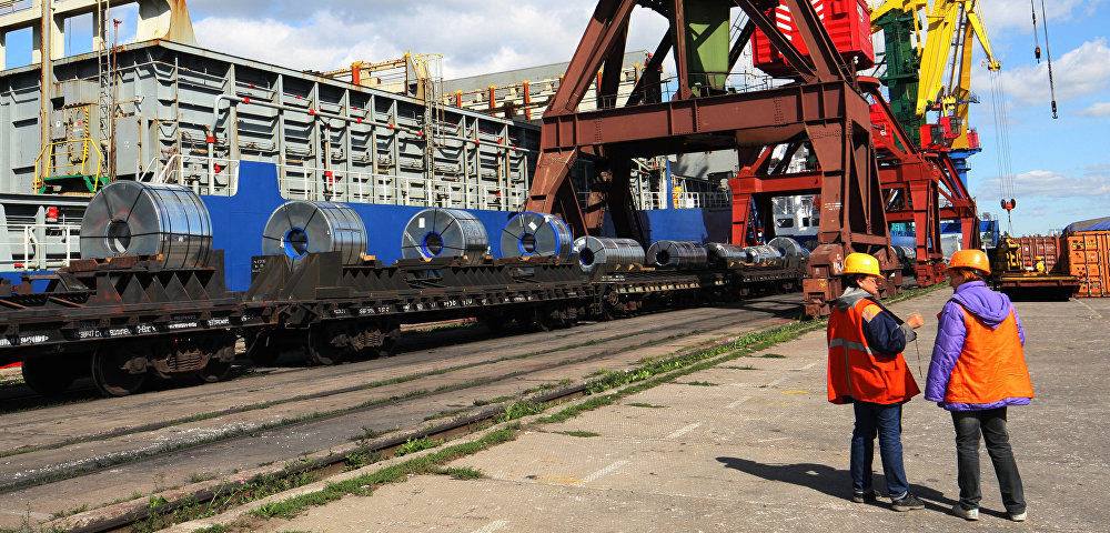 Погрузочно-разгрузочные работы в контейнерном терминале Калининградского морского торгового порта