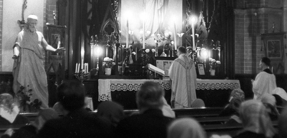 Богослужение в одном из костелов Риги, 1967