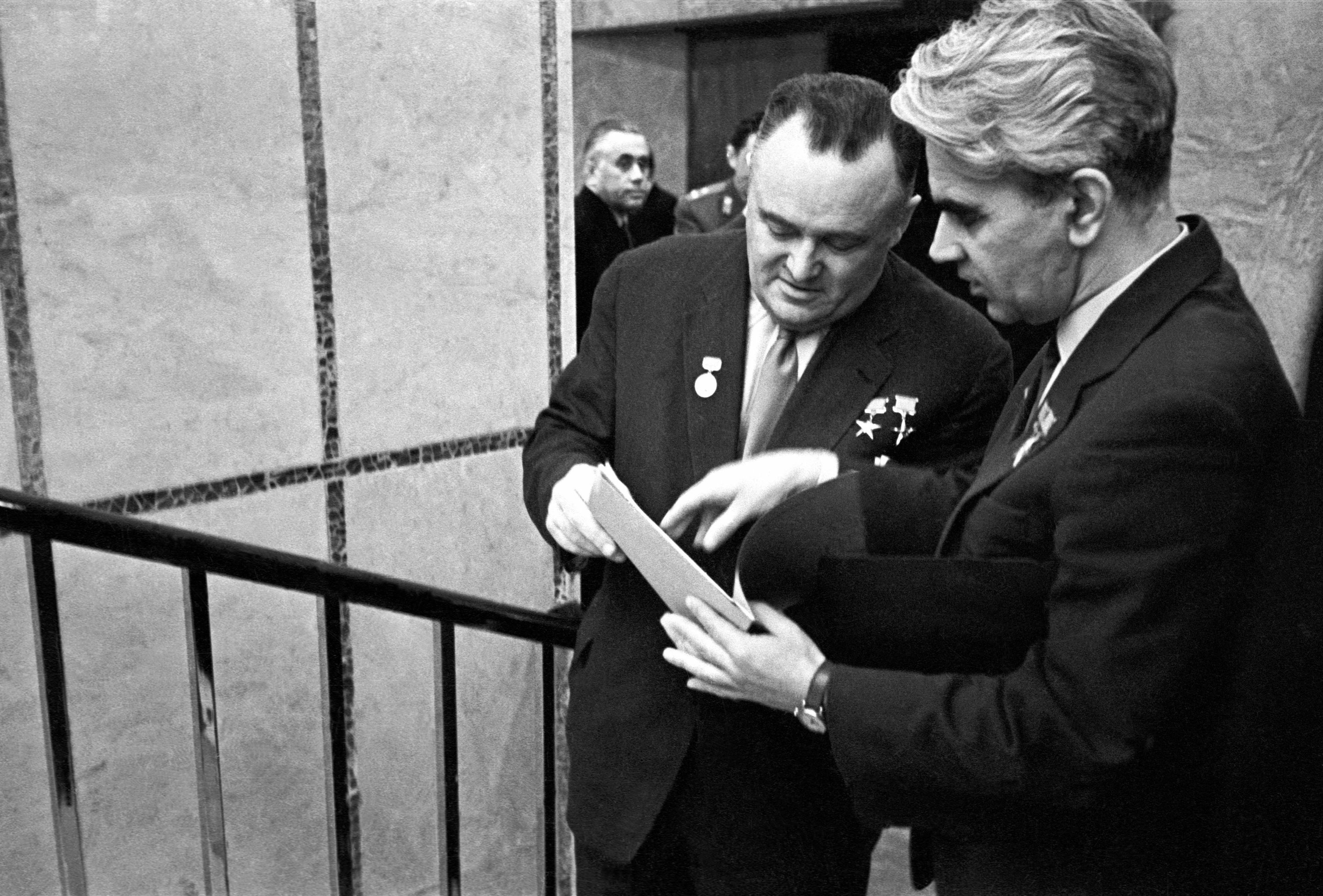 Главный конструктор Сергей Королев и Мстислав Келдыш (слева направо), 1956 год