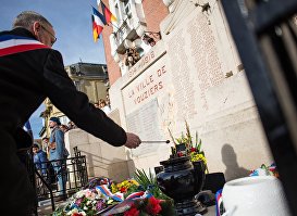 Мемориальная церемония на кладбище 1-й Мировой войны во Франции