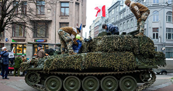 Демонстрация военной техники в День Лачплесиса в Риге, 11 ноября 2018 года