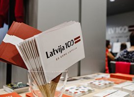 Флажок Латвия 100 