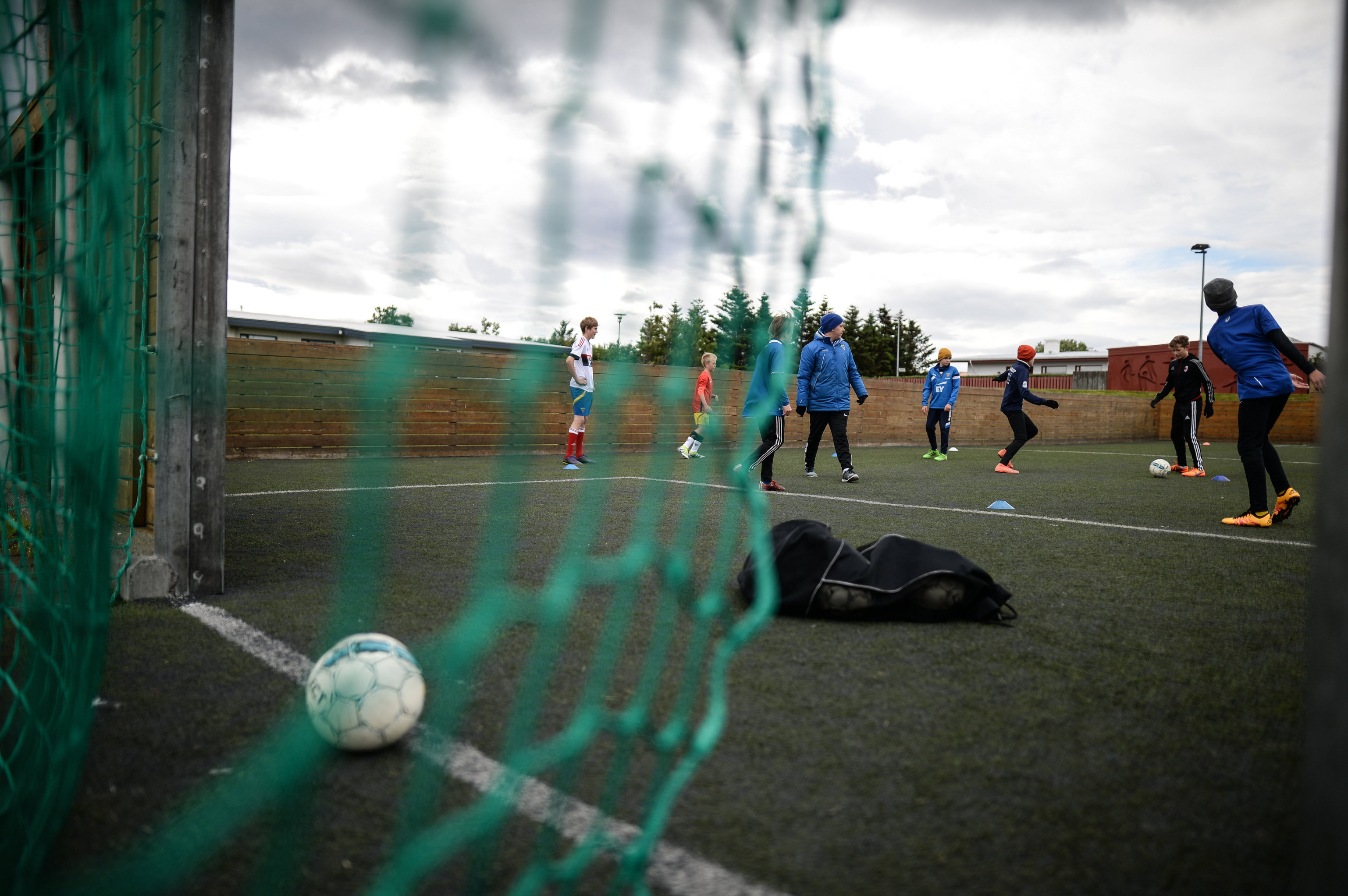 Детская тренировка в футбольной школе клуба "Гротта", Рейкьявик, Исландия