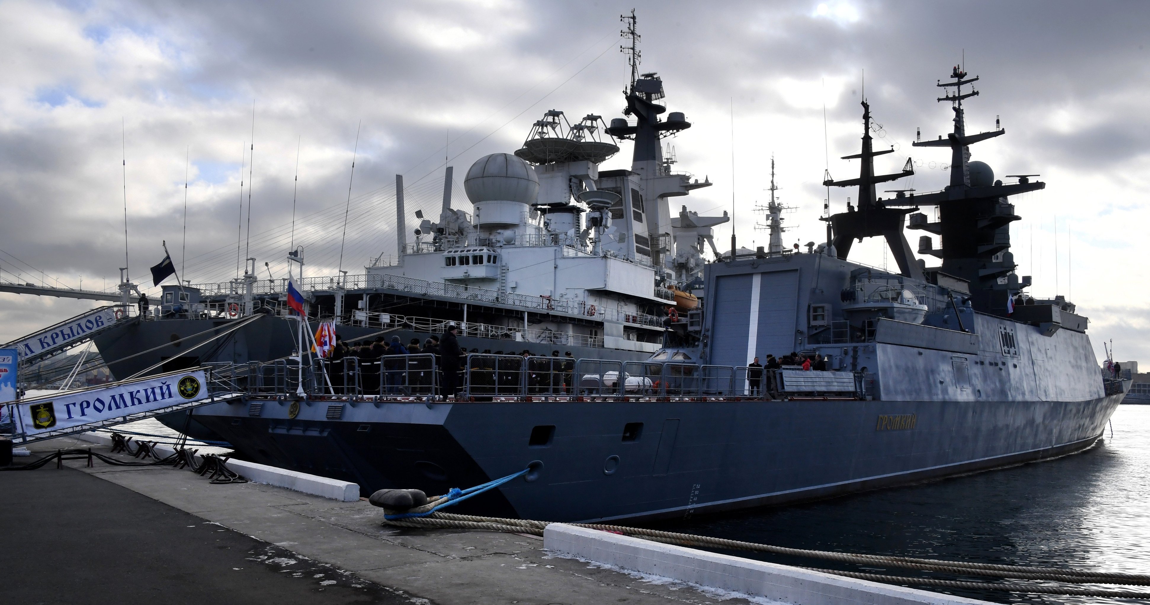 Корвет "Громкий" Тихоокеанского флота, на котором был поднят военно-морской Андреевский флаг