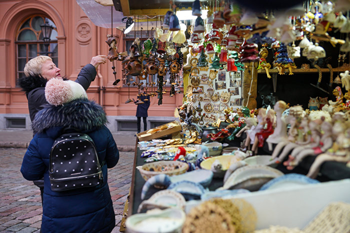 Рождественский рынок на Домской площади в Риге